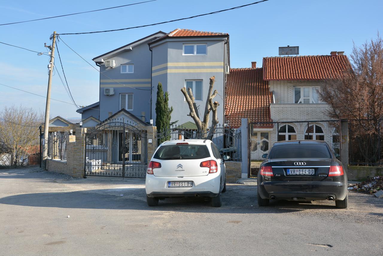 Bed and Breakfast Prenociste Bojan 017 Вране Экстерьер фото