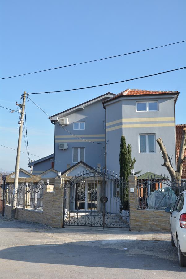 Bed and Breakfast Prenociste Bojan 017 Вране Экстерьер фото