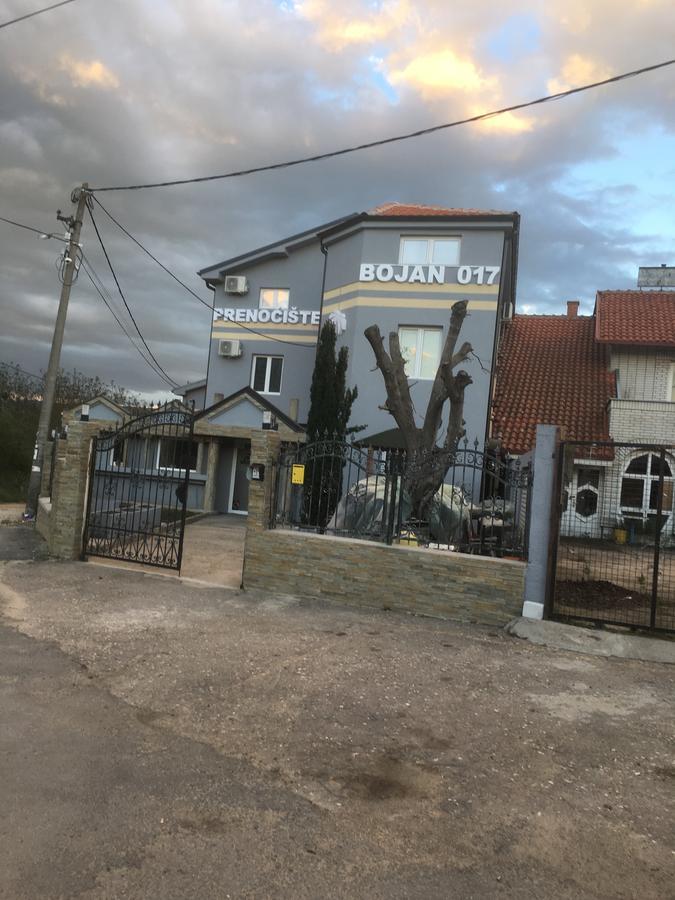 Bed and Breakfast Prenociste Bojan 017 Вране Экстерьер фото