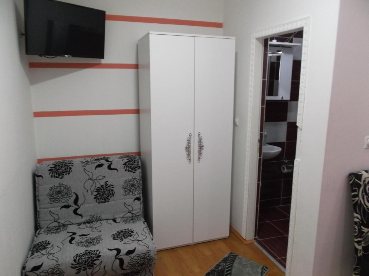Bed and Breakfast Prenociste Bojan 017 Вране Экстерьер фото